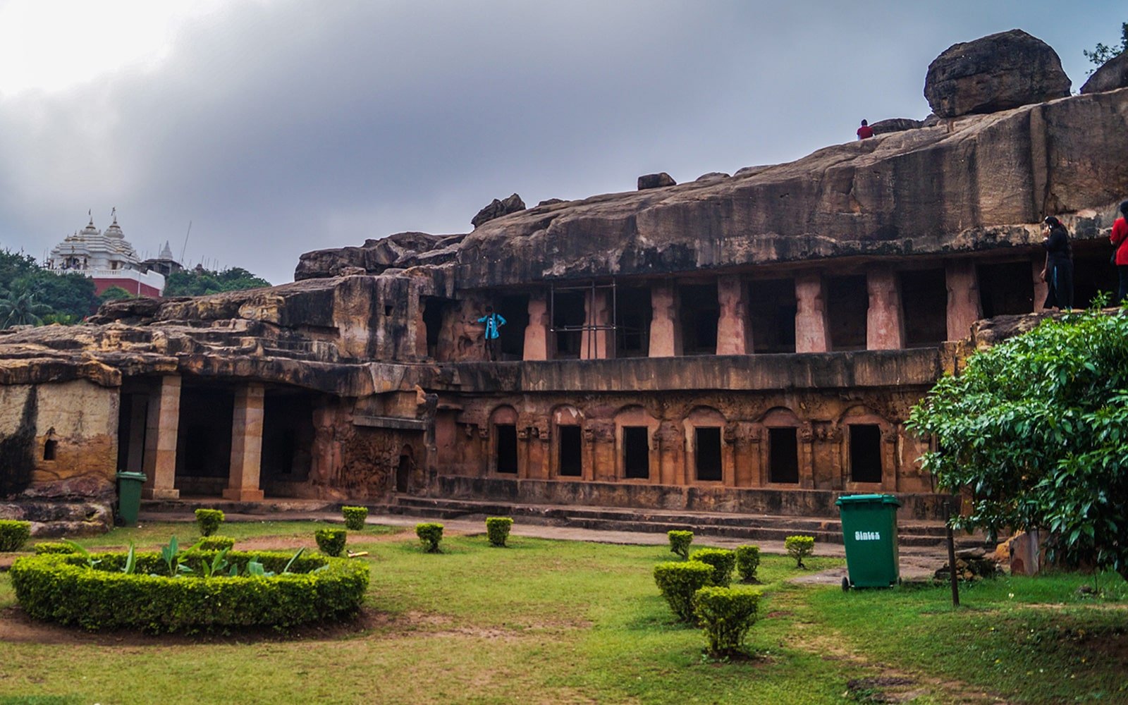 Himanshi Taxi Service Bhopal
